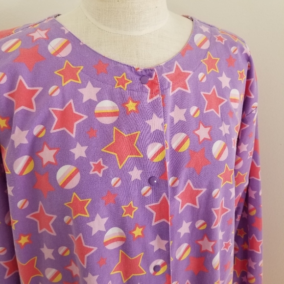 Hub-A-Dub-Scrubs | Planets And Stars Plus Size Snap Front Scrub Top - Picture 2 of 11